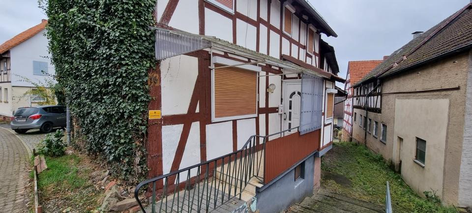 Einfamilienhaus Willingshausen - 3 Zimmer, 100 m&sup2;, 47.500&euro; | Angebot:25044923