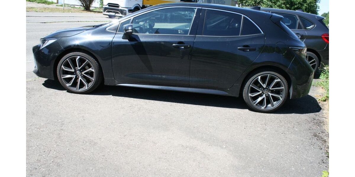 Toyota Corolla 68.500 km 27.500 &euro; Albstadt 72458