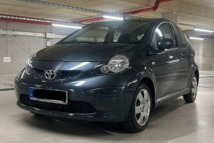 Toyota Aygo (X) 129.000 km 2.900 &euro; Berlin 14052