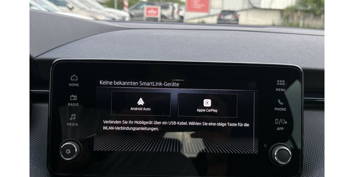 Skoda Kamiq Selection KAMERA/CARPLAY/DAB/DSG/KEYLESS 12.696 km 22.900 &euro; Villingen-Schwenningen 78054