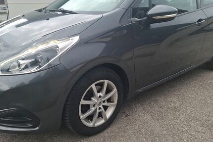 Peugeot 208 95.000 km 3.750 &euro; Bad Endorf 83093