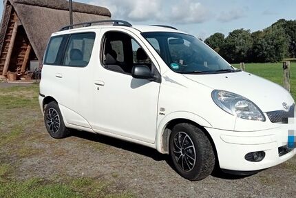 Toyota Yaris 245.000 km 2.999 &euro; Gnarrenburg 27442
