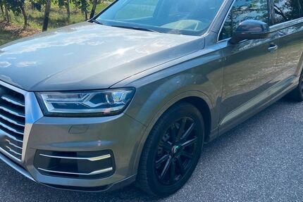 Audi Q7 270.000 km 20.500 &euro; Rosenheim 83022