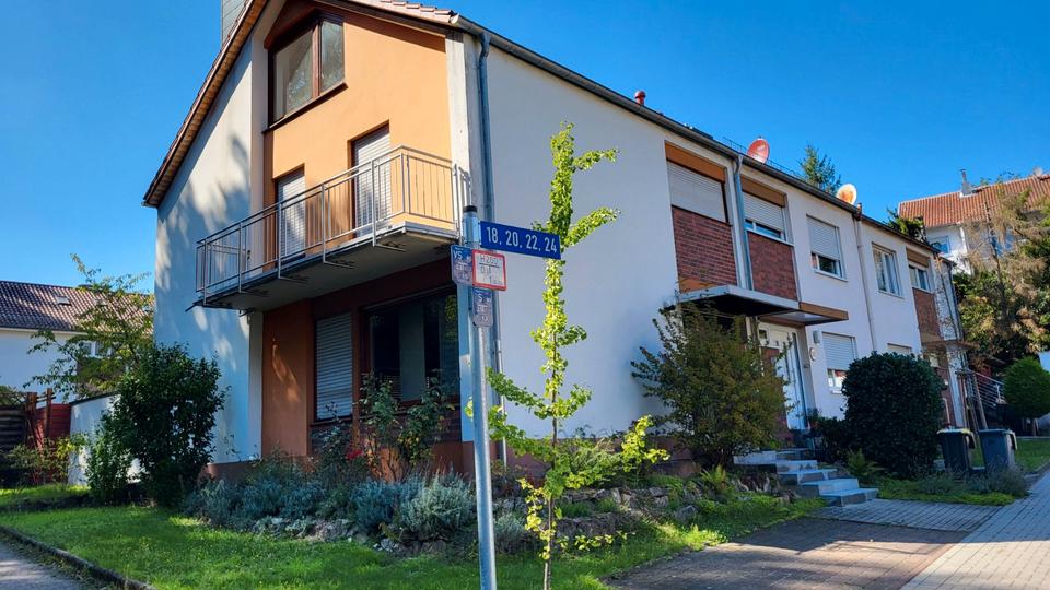 Reihenhaus Saarbrücken Dudweiler - 4 Zimmer, 150 m&sup2;, 1.240&euro; | Angebot:26182845