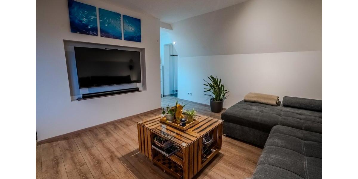 Dachgeschoßwohnung Brackenheim - 3 Zimmer, 80 m&sup2;, 320.000&euro; | Angebot:26241457