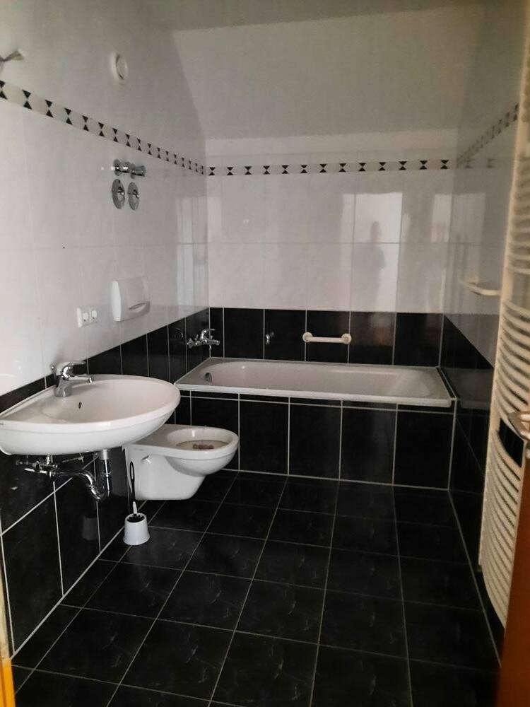 Große Wohnung sucht neue Mieter zimmer