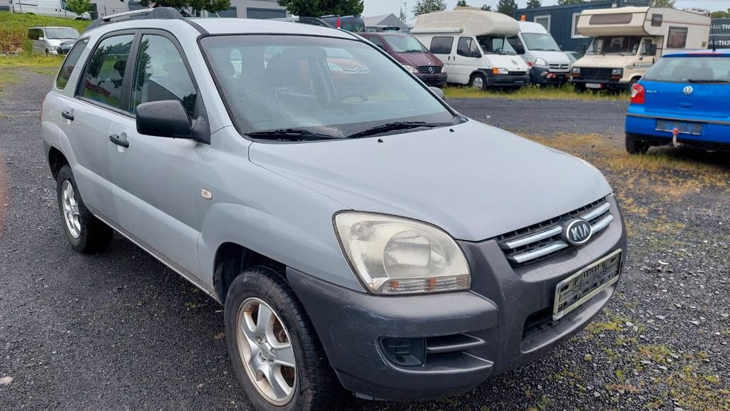 Kia Sportage 154.000 km 1.700 &euro; Elz 65604
