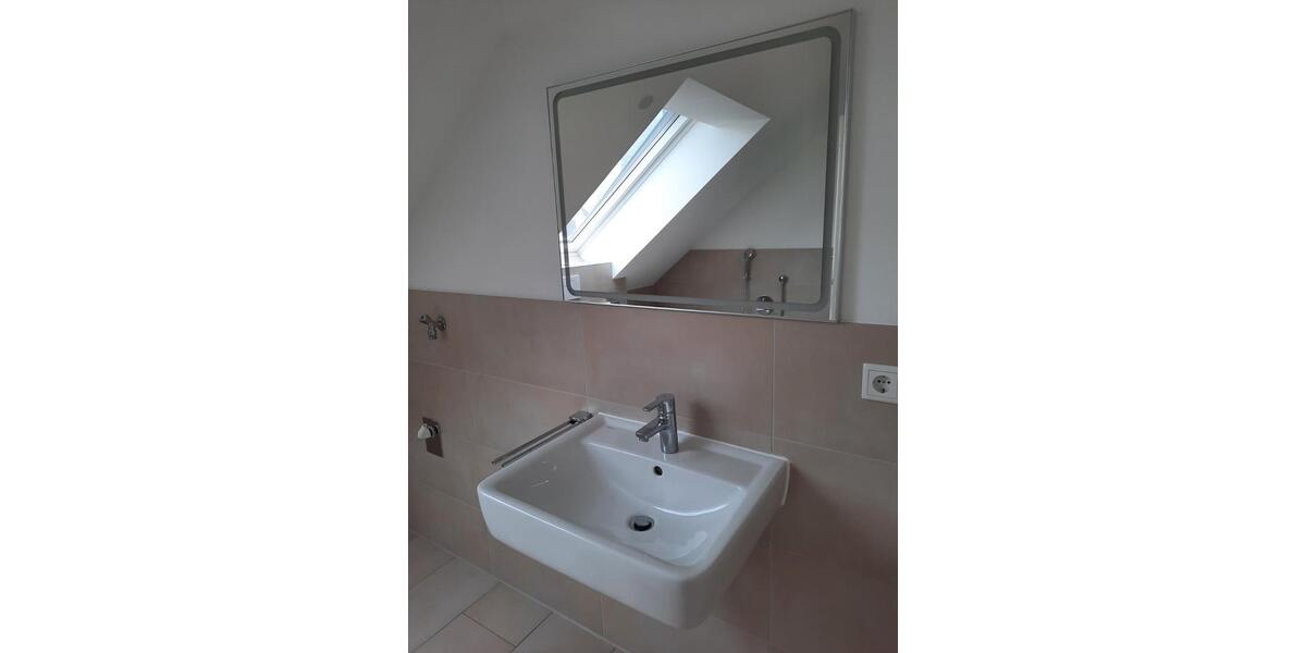 Dachgeschoßwohnung Ingolstadt - 2.5 Zimmer, 93 m&sup2;, 1.350&euro; | Angebot:26321371