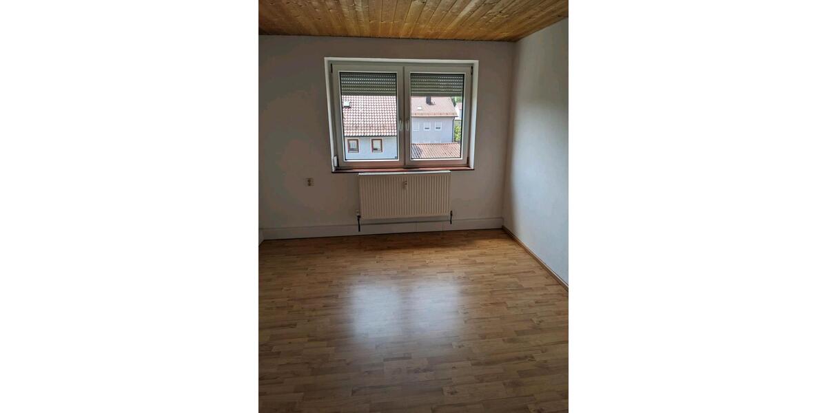 Etagenwohnung Obertraubling - 3 Zimmer, 75 m&sup2;, 850&euro; | Angebot:26671310