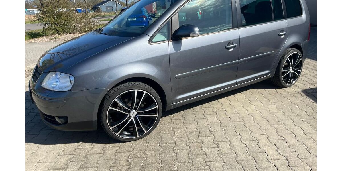 VW Touran 275.000 km 2.700 &euro; Westoverledingen 26810