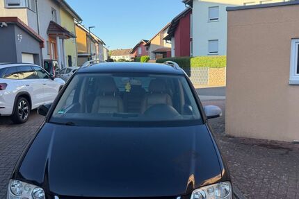 VW Touran 313.000 km 2.200 &euro; Ubstadt-weiher 76698