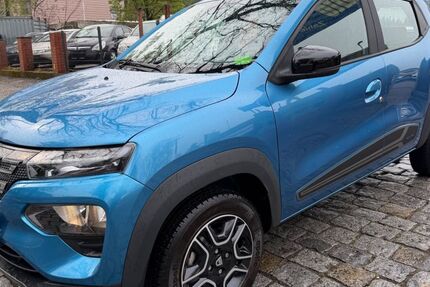 Dacia Spring 14.500 km 9.999 &euro; berlin 12527