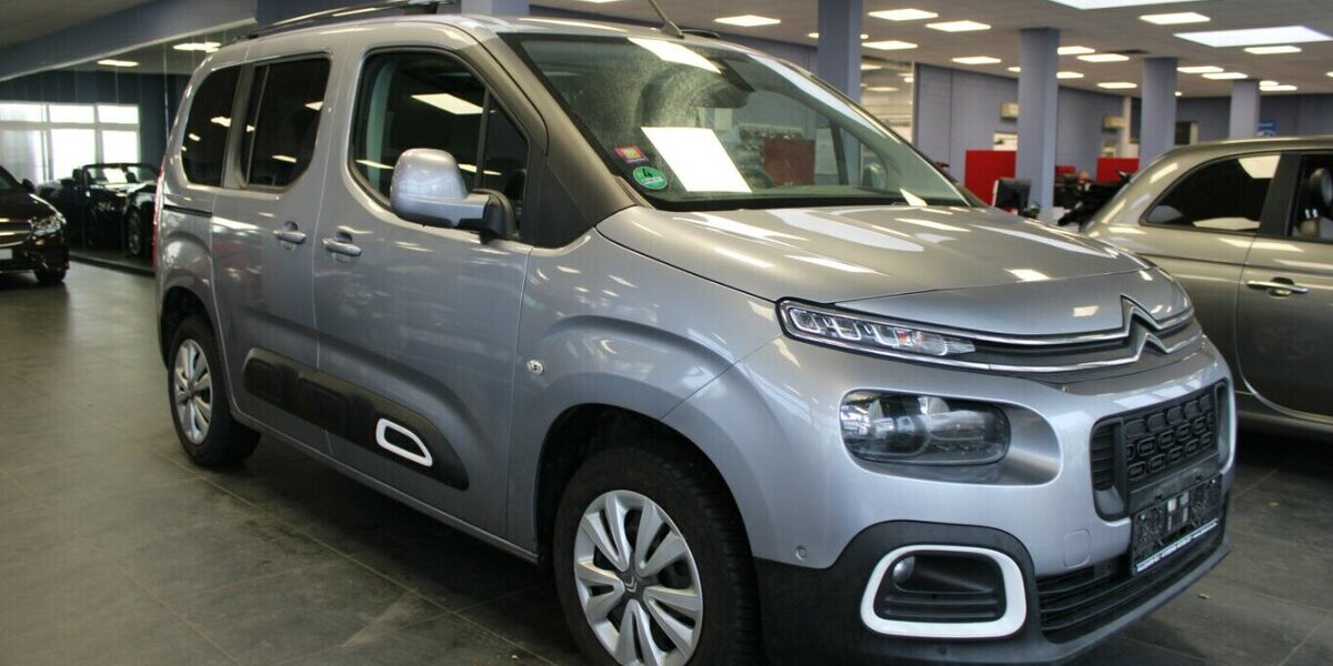 Citroen Berlingo M BlueHDi 130 EAT8 Shine Aut. - Panorama 82.816 km 18.980 &euro; Euskirchen 53881