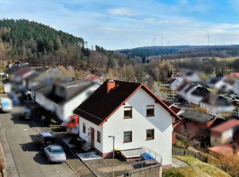Haus zum Kaufen in Ronshausen 249.000 € 168 m²