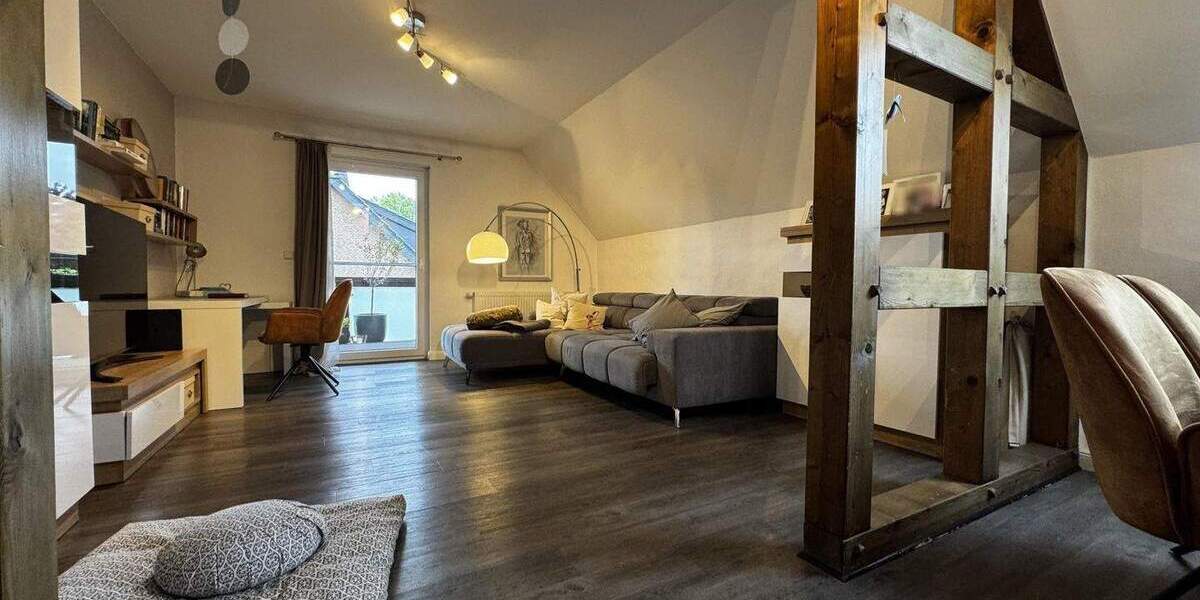 In Toplage - Saniertes großes Zweifamilienhaus mit parkähnlichem Garten und Platz für Ihre Autos... 8 zimmer