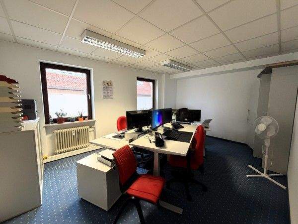 Gewerbeobjekt Lauf - 8 Zimmer, 213 m&sup2;, 2.112&euro; | Angebot:25267882