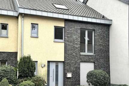 Haus zum Mieten in Kevelaer-Winnekendonk 1.570 € 167 m² 4 zimmer