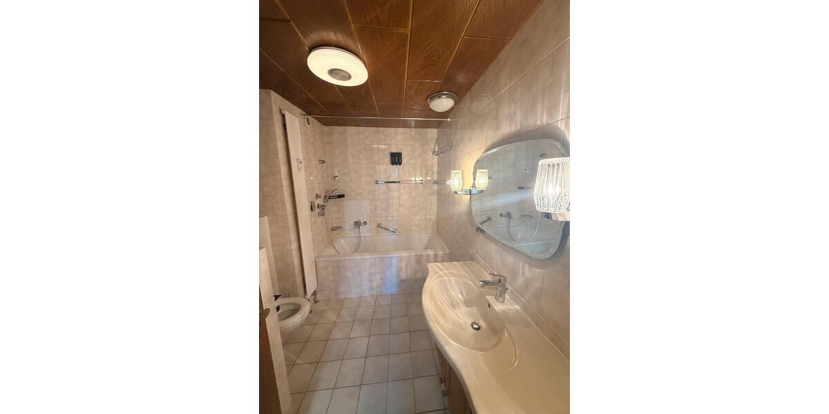 Etagenwohnung Puchheim - 3 Zimmer, 94 m&sup2;, 1.550&euro; | Angebot:25841145