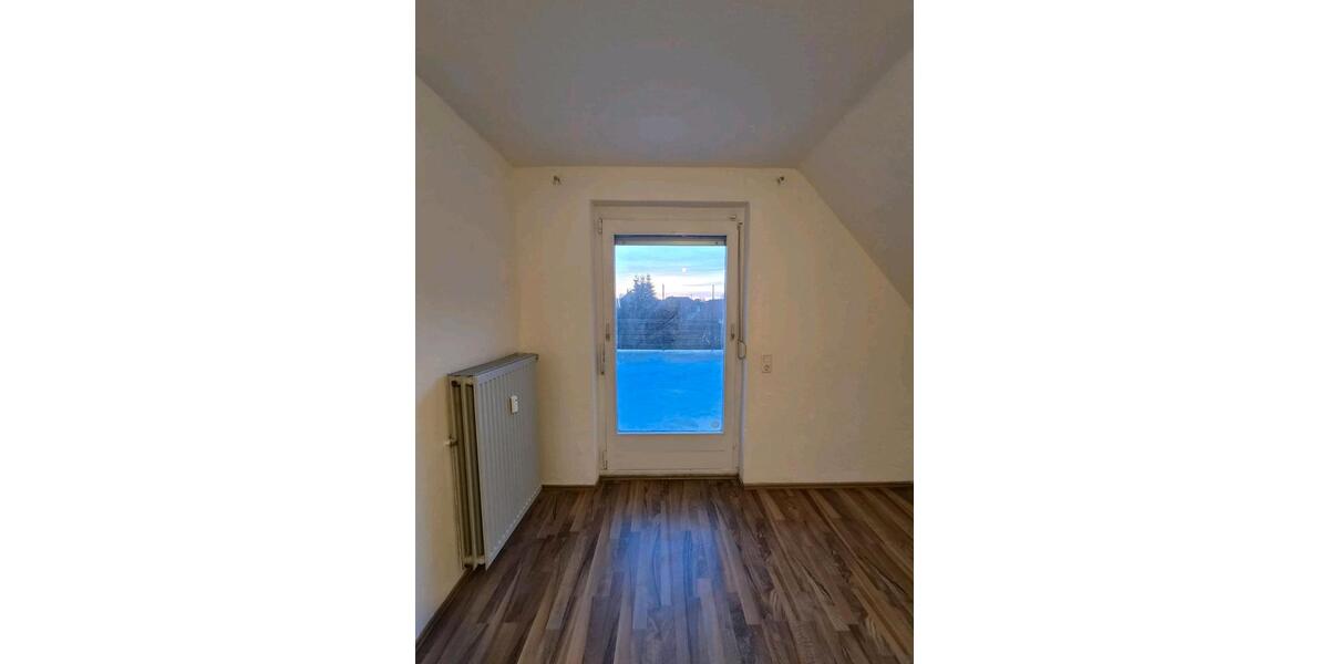 Dachgeschoßwohnung Aerzen - 3 Zimmer, 88 m&sup2;, 599&euro; | Angebot:26248077