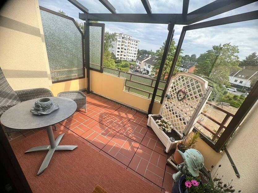 4,5-Zi.-Eigentumswohnung mit gr. Balkon und Pkw-Außenstellplatz in Bad Schwartau (Mühlenteich)