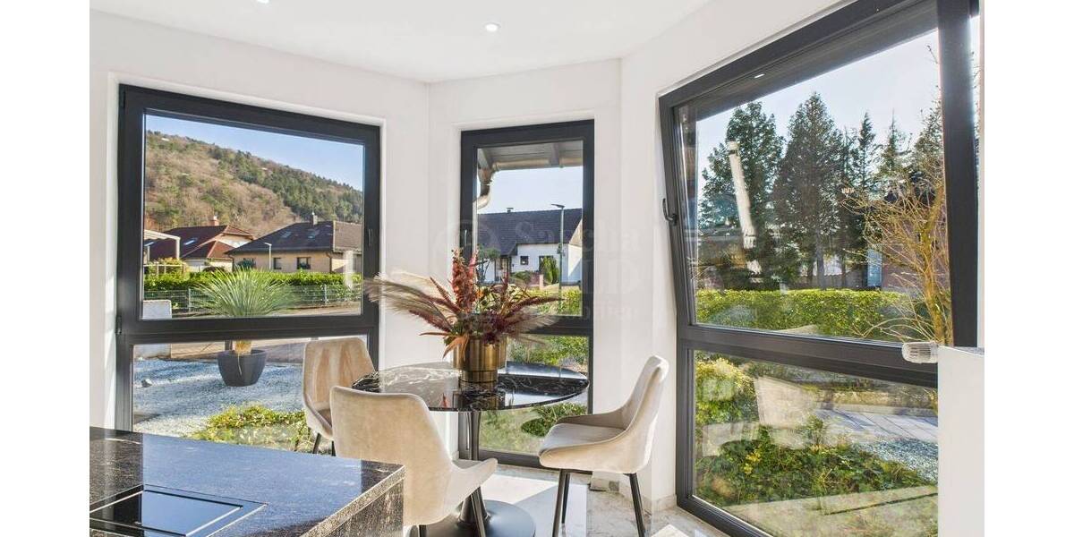 Luxus in Kirkel-Neuhäusel - Exklusives Anwesen mit 3 Wohneinheiten, Garten & Top-Ausstattung - Villa Kirkel Kirkel-Neuhäusel | Angebot:26120749
