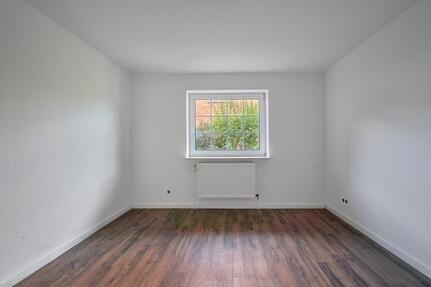 Große 4 Zimmer Wohnung mit Terrasse und Einbauküche in Oeversee