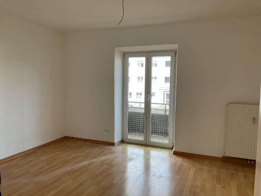 Wohnung zum Mieten in Traunreut 686,60 € 68.66 m²