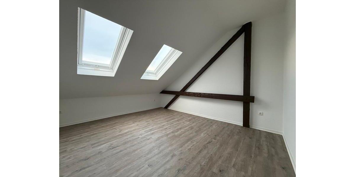 Dachgeschoßwohnung Erfurt Johannesplatz - 3.5 Zimmer, 85 m&sup2;, 728&euro; | Angebot:24994577