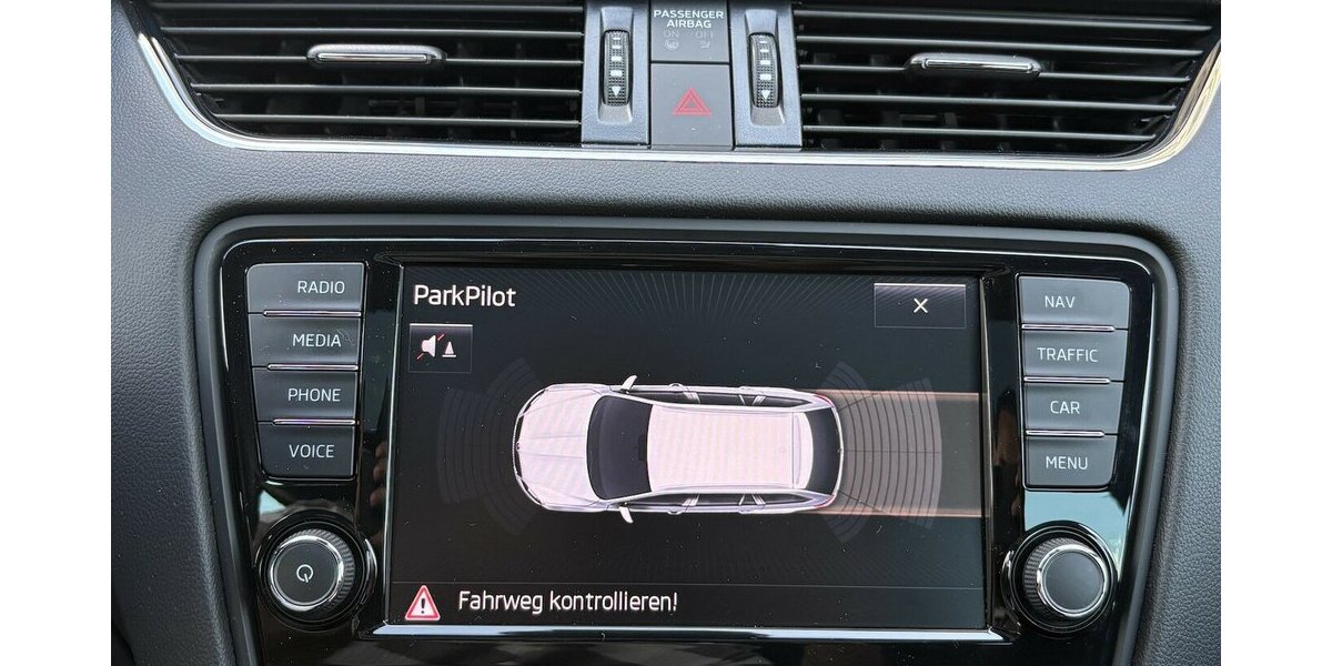 Skoda Octavia 2.0 TDI RS PANORAMA/NAVI/AHK/4xSHZ/DSG 126.738 km 14.900 &euro; Villingen-Schwenningen 78054