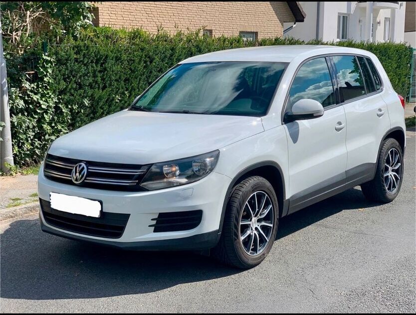 VW Tiguan 258.000 km 8.200 € Velten 16727