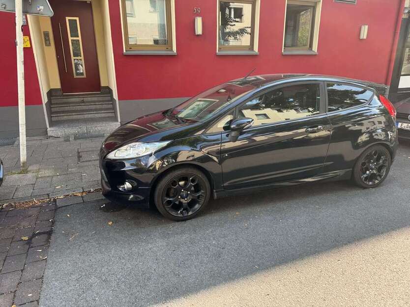 Ford Fiesta 94.700 km 5.500 € Essen 45326