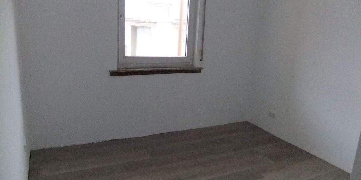 Etagenwohnung Hofheim - 3 Zimmer, 65 m&sup2;, 800&euro; | Angebot:25642849