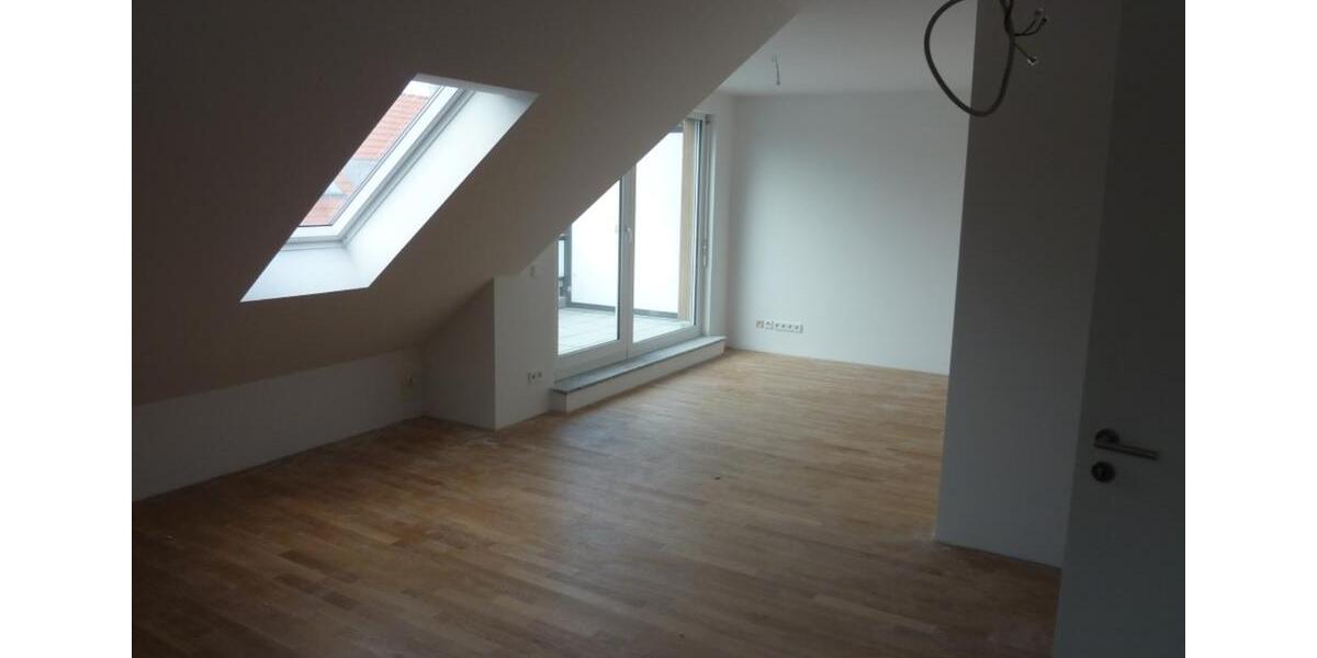 Dachgeschoßwohnung Unterhaching - 3 Zimmer, 74 m&sup2;, 1.380&euro; | Angebot:25416875