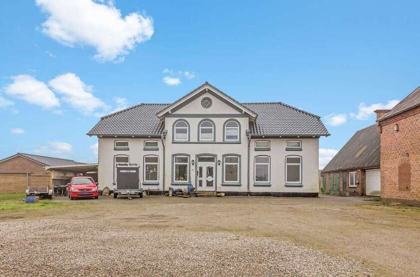 Haus zum Kaufen in Satrup 410.000 € 230 m²