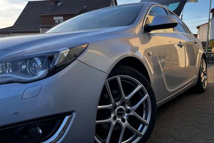 Opel Insignia 158.944 km 9.300 € Homberg 35315