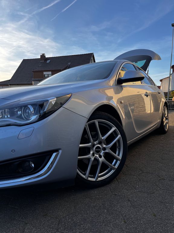 Opel Insignia 158.944 km 9.300 € Homberg 35315