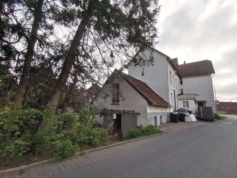 Haus zum Kaufen in Kalletal 250.000 € 274 m²