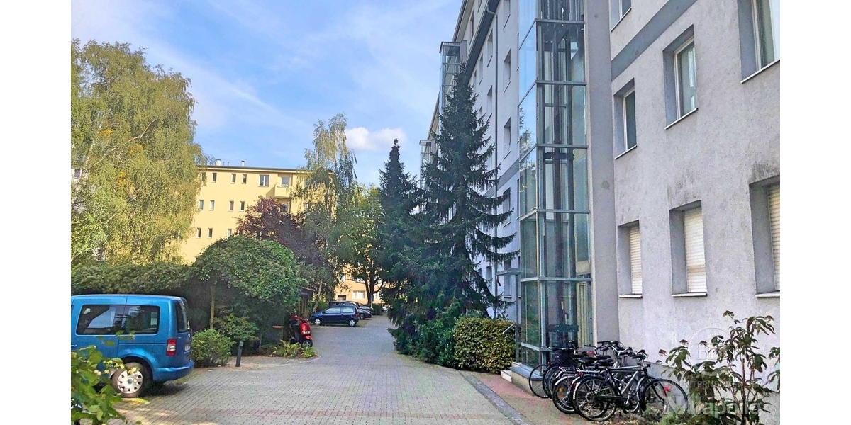 PRAKTISCHE HOCHPARTERRE-WOHNUNG MIT GROSSEM BALKON IM BEGEHRTEN BAYERISCHEN VIERTEL! 2 zimmer