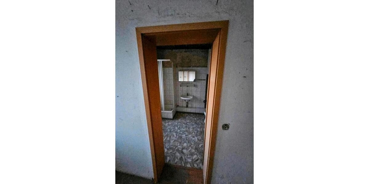 Mehrfamilienhaus, Wohnhaus Roßwein - 8 Zimmer, 140 m&sup2;, 99.999&euro; | Angebot:26122696