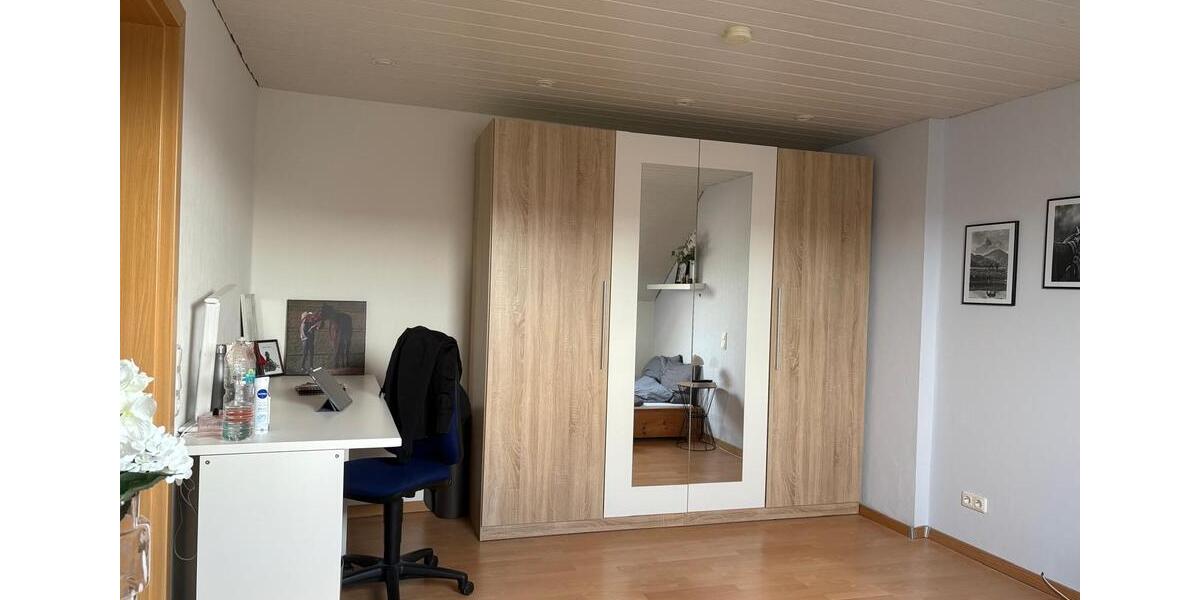 Dachgeschoßwohnung Linden - 1 Zimmer, 65 m&sup2;, 650&euro; | Angebot:26321016