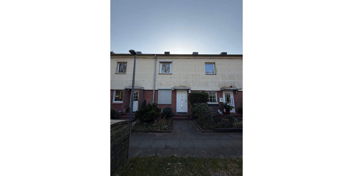 Reihenmittelhaus Hamburg Bramfeld - 3 Zimmer, 75 m&sup2;, 1.630&euro; | Angebot:25570386