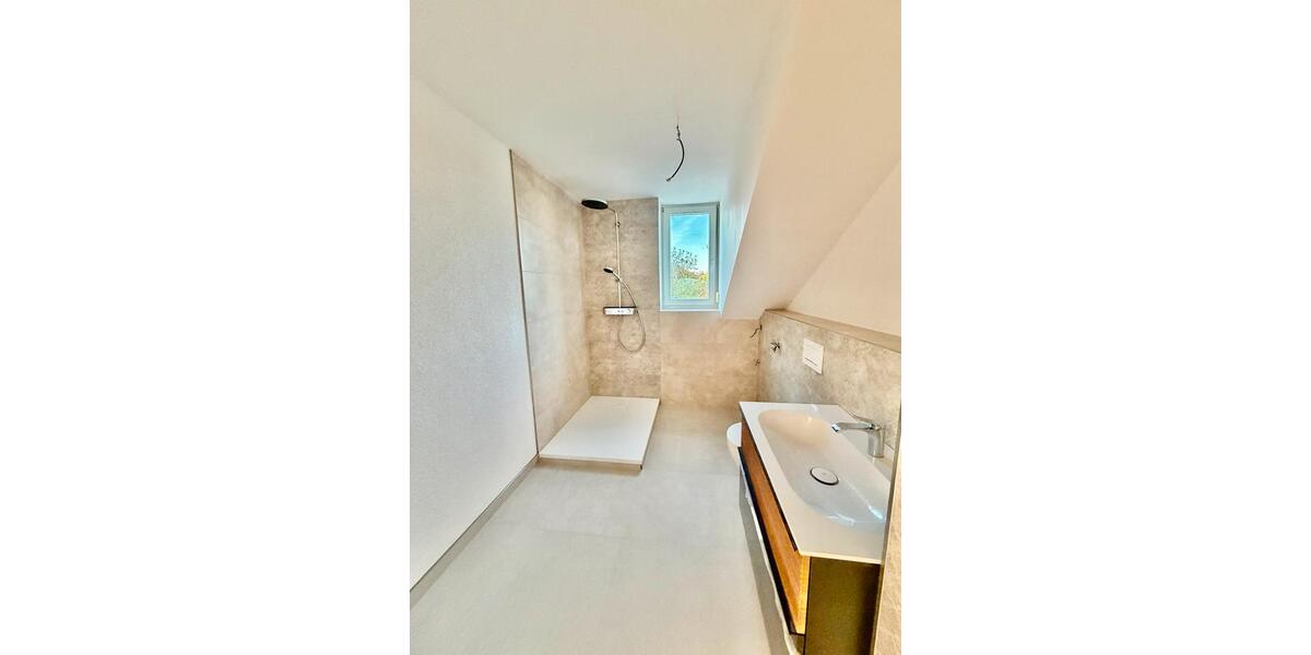 Dachgeschoßwohnung Gotha - 2 Zimmer, 80 m&sup2;, 990&euro; | Angebot:26511810