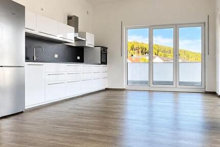 Haus Schwandorf - 2.5 Zimmer, 98 m&sup2;, 1.300&euro; | Angebot:27609821