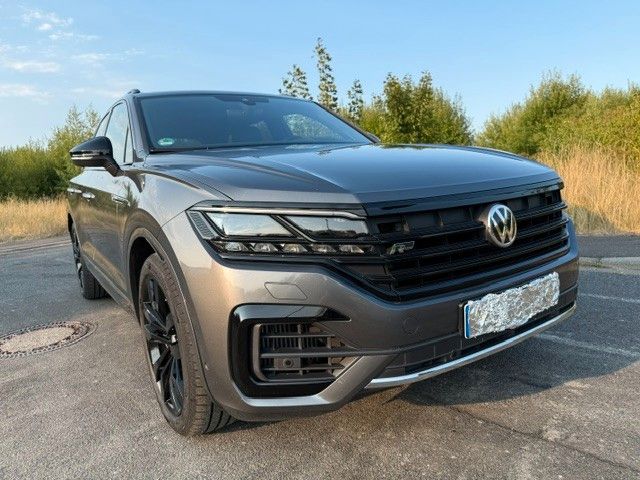VW Touareg 97.500 km 61.900 &euro; Waldbüttelbrunn 97297
