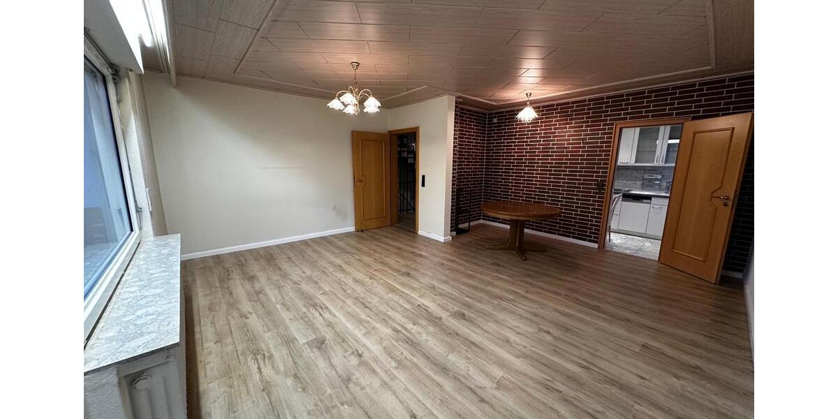 Einfamilienhaus Willebadessen - 8 Zimmer, 177 m&sup2;, 1.350&euro; | Angebot:25129234