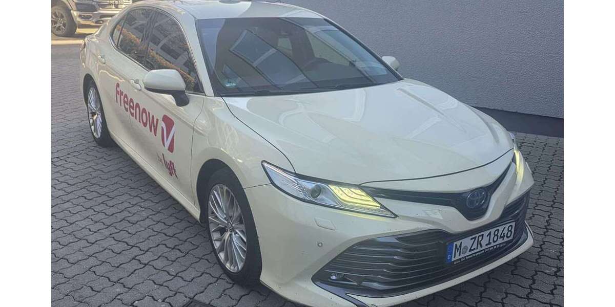 Toyota Camry 394.500 km 13.900 &euro; München 80993