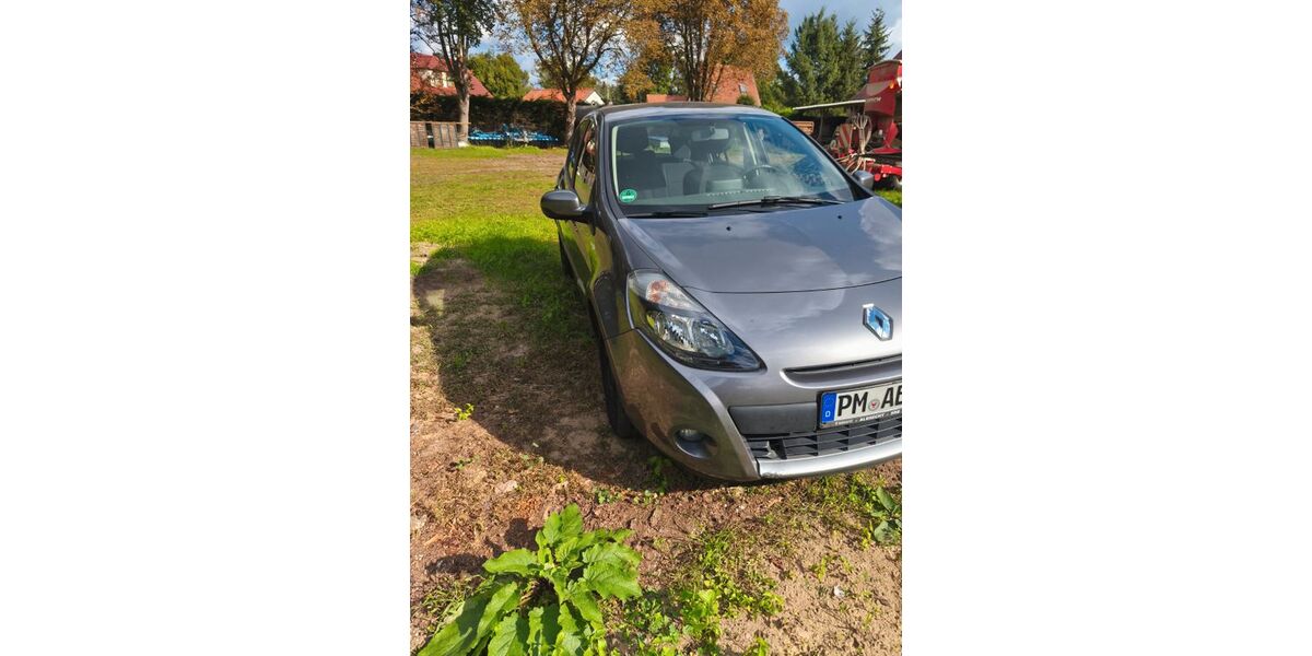 Renault Clio 140.000 km 3.777 &euro; Gräben 14793