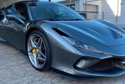 Ferrari F8 Tributo 1.197 km 180.000 &euro; Sinzig 53489
