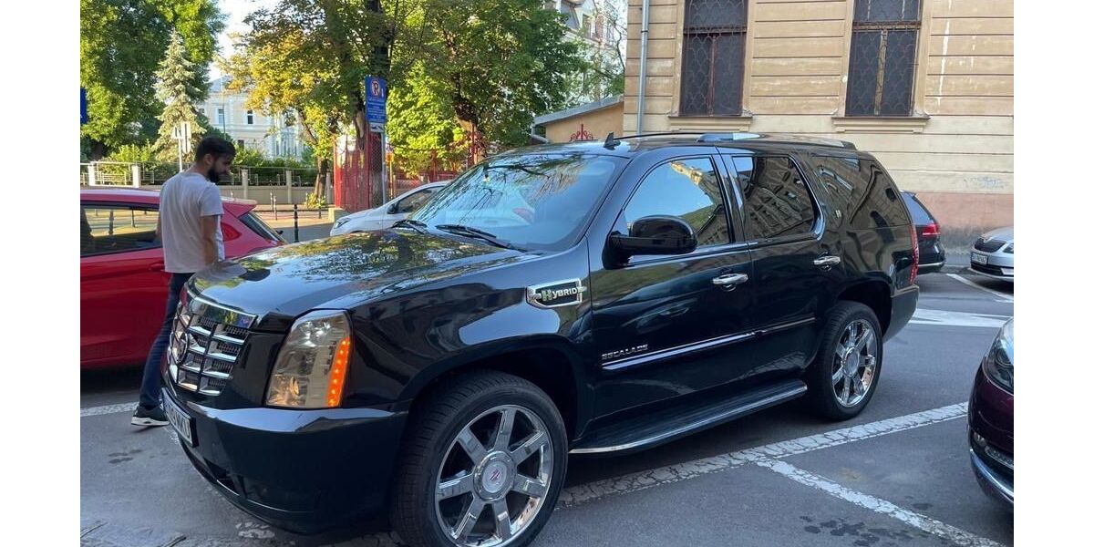 Cadillac Escalade 199.000 km 14.990 &euro; München 80939