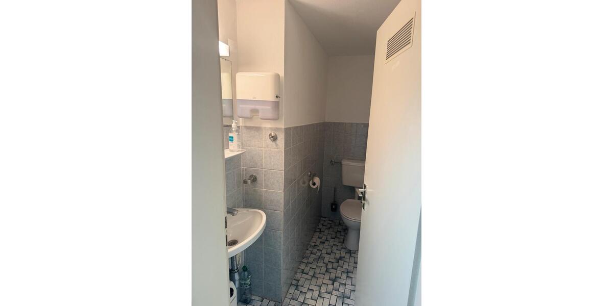 Gewerbeobjekt Villingen-Schwenningen Schwenningen - 585&euro; | Angebot:26274024